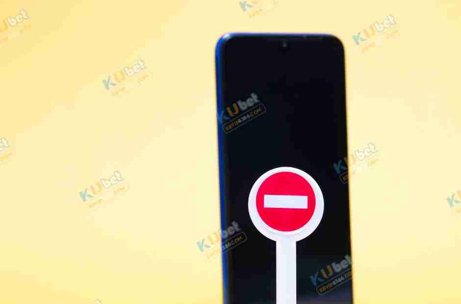 Không chia sẻ thông tin với bất kỳ ai
